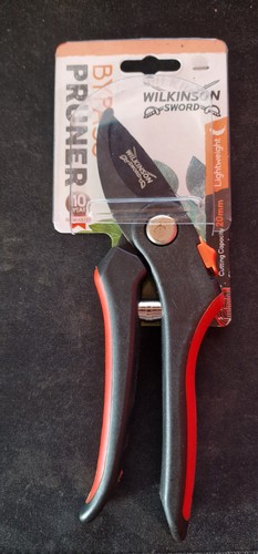 Wilkinson sword bypass pruner - sword,