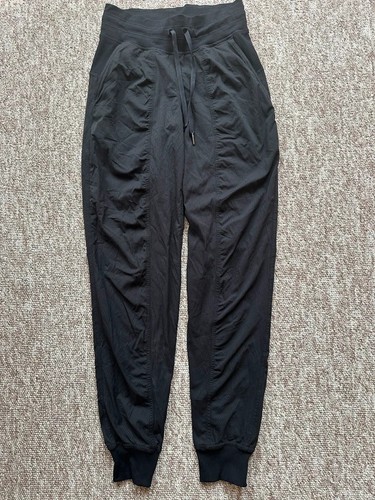 Lululemon dance studio - dance, joggers