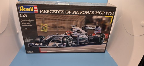 Revell 07098 mercedes petronas - 07098,
