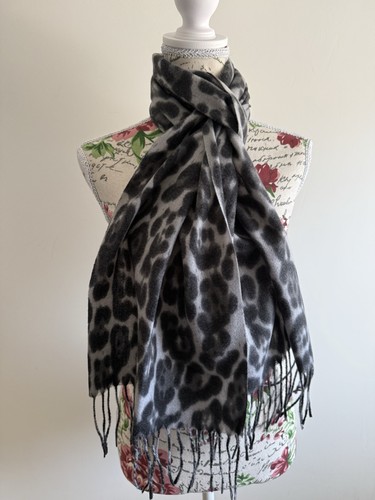 Elegant leopard print scarf - leopard,