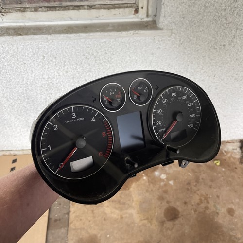 Audi instrument cluster - a3, 8p