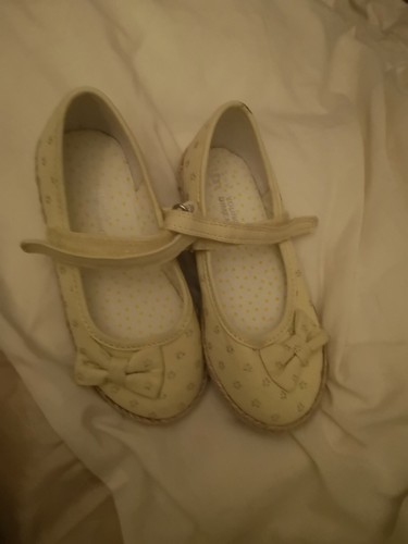 Used girls shoes pale - shoes,