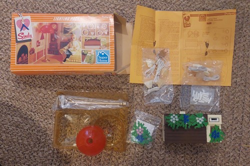 Sindy 1980s lighting - lighting, pack