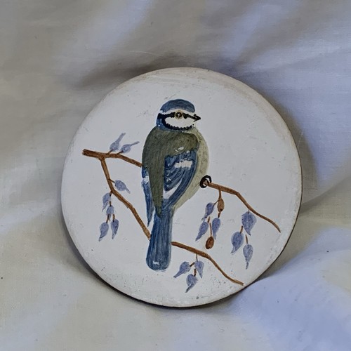 Blue tit bas relief hand - tit,