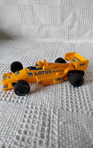 Scalextric lotus 12 magnet - #12,