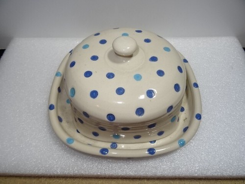 Pottery dish with - pottery,