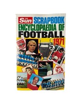 1971 The Sun Scrapbook Encyclopedia Of Football 
