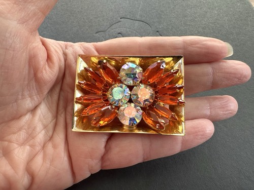 Juliana flower brooch - d&e,
