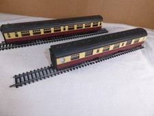 2 Bachmann 00 Gauge BR Thompson Corridor & Bulleid Open Coaches - Crimson/Cream