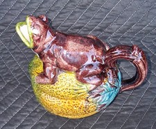 Vintage Majolica Frog on
