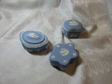 3 VINTAGE WEDGWOOD BLUE JASPER TRINKET BOXES.