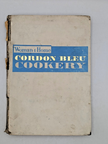 Cordon bleu cookery woman - bleu,