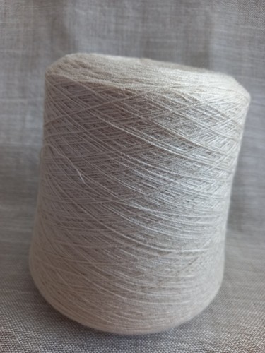 Machine knitting yarn