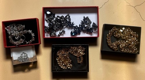 Jewellery job lot - jewellery, chains