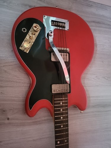 Hofner double cut away - cut,