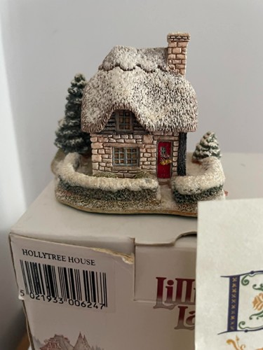 Lilliput lane hollytree - lilliput,