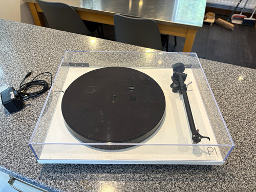 Rega planar plus turntable - rega, 1