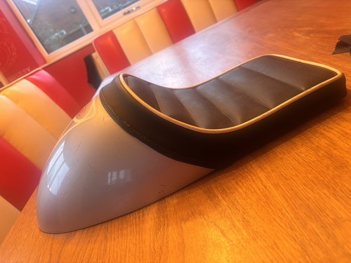 Vonzeti cafe racer brat seat - vonzeti,