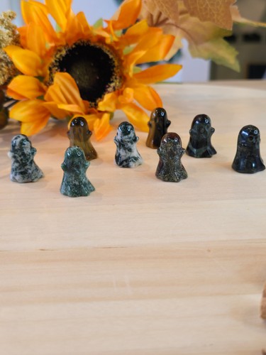 Mini ghost crystal carvings - mini,