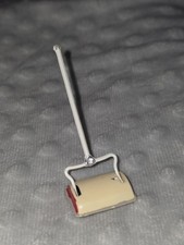 Vintage Lundby Carolines Home Carpet Sweeper Hoover Vacuum Doll House 1:16