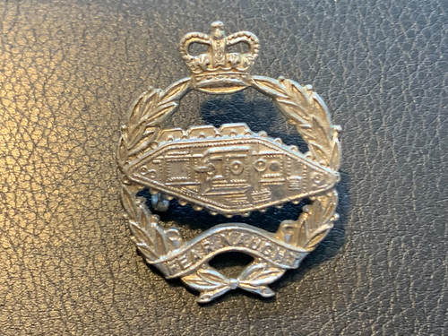 Royal tank regiment cap - tank, badge