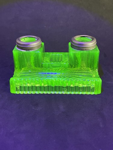 Antique art deco green glass - art,