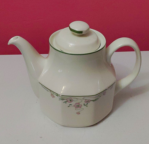 Royal doulton caprice - royal,