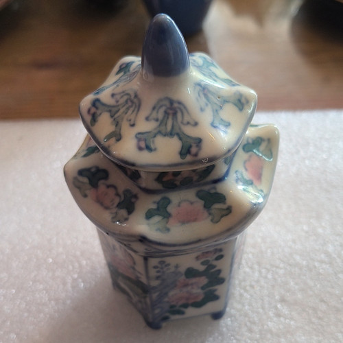 Chinese blue and white lidded - and,