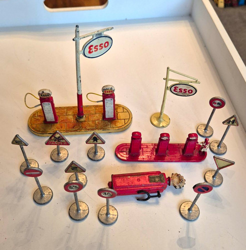 Esso metal diecast petrol - metal,