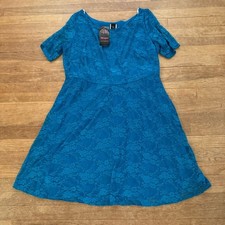 NWT Wrapper teal lace short