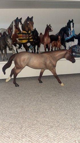 Breyer horse roan - horse,