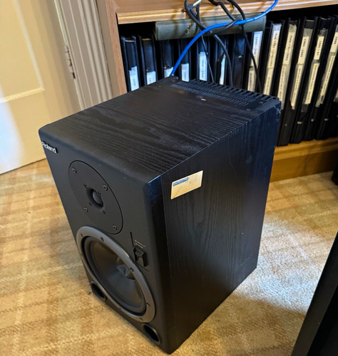 Roland 8 bi amped - 2, bi-amped