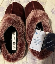 Pavers Women's Fluffy Slippers