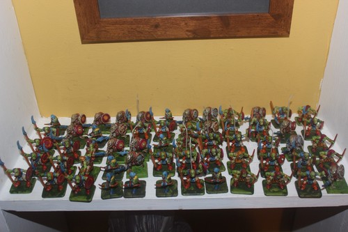 Warhammer painted figures - 60,