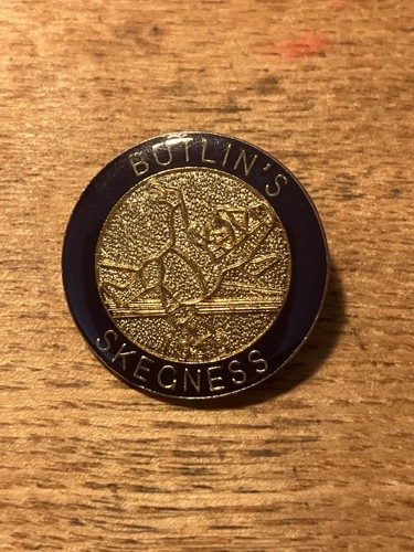 Butlins skegness metal badge - metal,