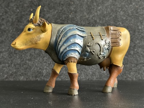 Cow parade figurine - cow,