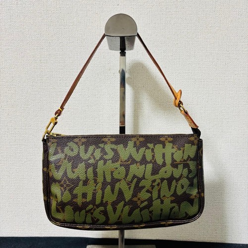 Louis vuitton graffiti - louis,