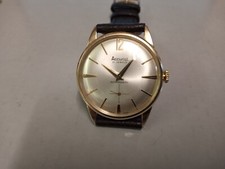 Gentlemans Accurist mechanical watch with 9 carat gold hallmarked case.
