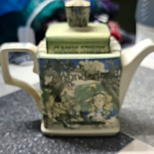 Sadler alice wonderland - alice, in