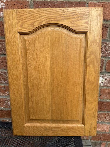 Medium golden oak kitchen - ,