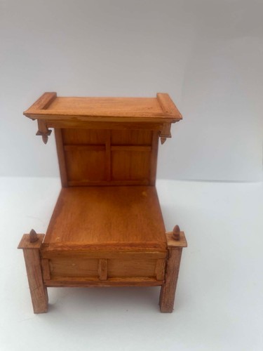 1.24th tudor half tester bed