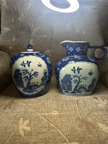 Willow pattern blue and - ,
