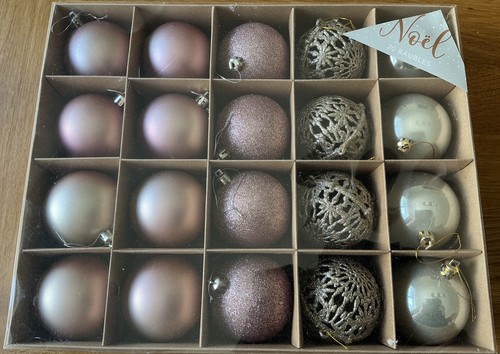 Twenty christmas balls tree - twenty,