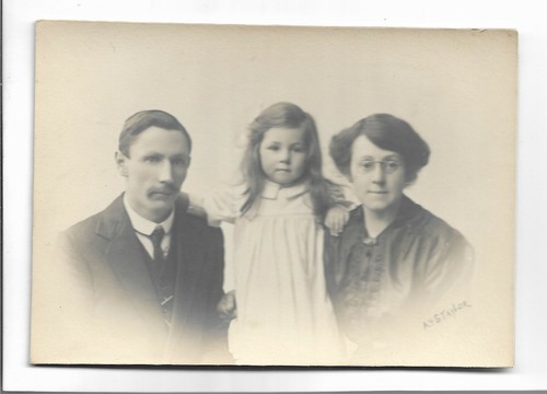 Vtg family picture cardiff - picture,