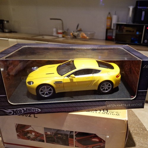 Hot wheels aston martin - wheels,