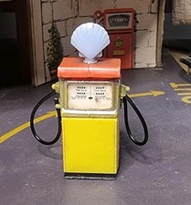 Britains Shell Petrol Pump 1970's vintage 1:32 garage toy