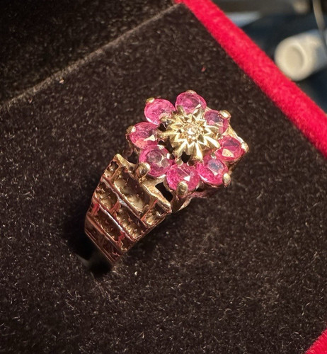 Boxed old vintage - old, 9k