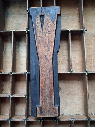 Huge wooden letterpress - huge,