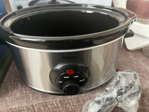 Slow cooker by swan - slow,