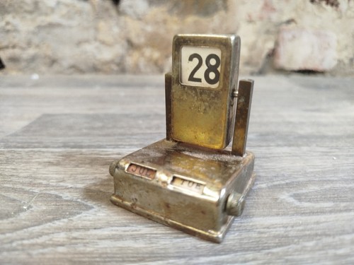 Vintage french metal perpetual - french,